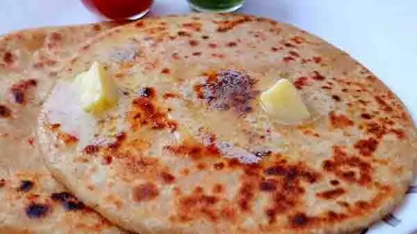 Recipe: ट्राई करें ये हेल्दी कद्दू और पनीर पराठा Recipe: ट्राई करें ये हेल्दी कद्दू और पनीर पराठा