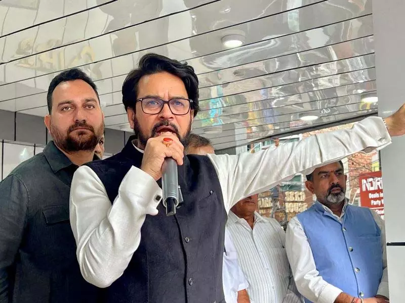 हिमाचल में पाकिस्तानी नागरिकों की सुरक्षा कर रही है सरकार: Anurag Thakur हिमाचल में पाकिस्तानी नागरिकों की सुरक्षा कर रही है सरकार: Anurag Thakur