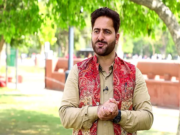 कश्मीरी कार्यकर्ता ने आतंकी शिविरों पर भारतीय हमलों की सराहना की, POJK, POGB पर कब्ज़ा करने का आह्वान किया कश्मीरी कार्यकर्ता ने आतंकी शिविरों पर भारतीय हमलों की सराहना की, POJK, POGB पर कब्ज़ा करने का आह्वान किया