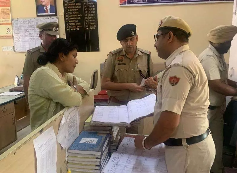 पुराने रिकॉर्ड का उचित रखरखाव सुनिश्चित करें: कैथल SP ने पुलिसकर्मियों को निर्देश दिया पुराने रिकॉर्ड का उचित रखरखाव सुनिश्चित करें: कैथल SP ने पुलिसकर्मियों को निर्देश दिया