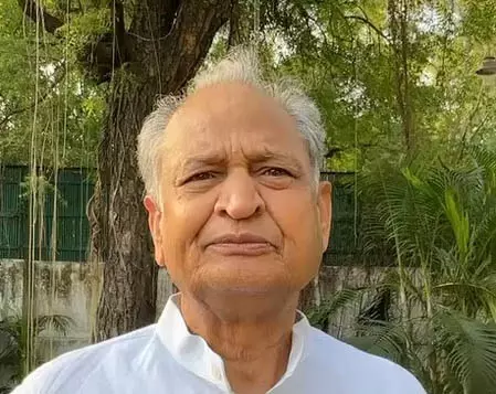पहलगाम आतंकी हमले के बाद पाकिस्तान को जवाब तो मिलना ही था: अशोक गहलोत पहलगाम आतंकी हमले के बाद पाकिस्तान को जवाब तो मिलना ही था: अशोक गहलोत
