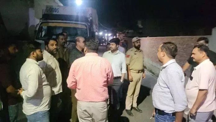 राजीव नगर में JMC द्वारा भारी मात्रा में पॉलीथीन जब्त राजीव नगर में JMC द्वारा भारी मात्रा में पॉलीथीन जब्त