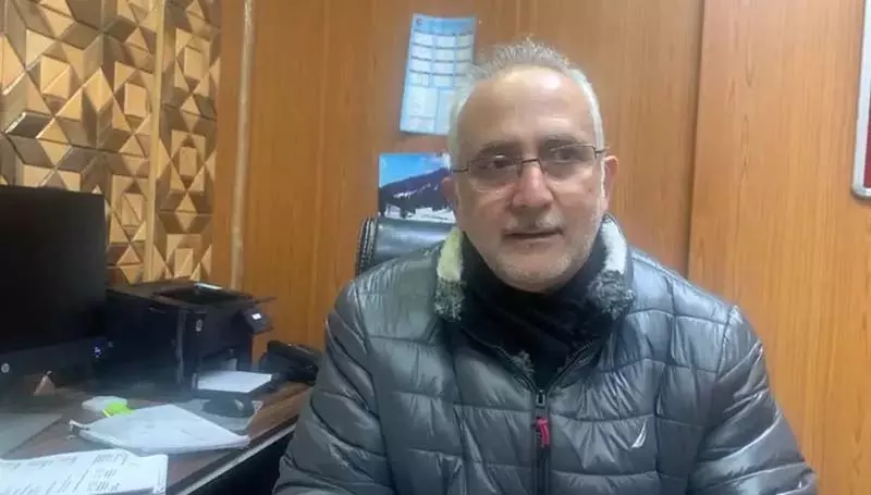 Srinagar हवाई अड्डे पर आज नागरिक उड़ानें स्थगित Srinagar हवाई अड्डे पर आज नागरिक उड़ानें स्थगित