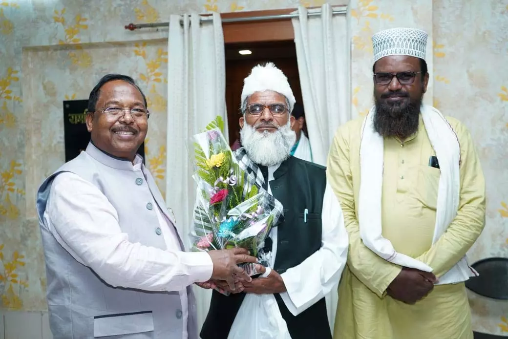 कृषि मंत्री से मौलानाओं की मुलाकात, ऑपरेशन सिंदूर की सफलता पर दी बधाई कृषि मंत्री से मौलानाओं की मुलाकात, ऑपरेशन सिंदूर की सफलता पर दी बधाई
