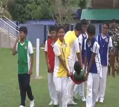 संकट की तैयारी के लिए सिलीगुड़ी स्कूल में नागरिक सुरक्षा मॉक ड्रिल का आयोजन किया गया संकट की तैयारी के लिए सिलीगुड़ी स्कूल में नागरिक सुरक्षा मॉक ड्रिल का आयोजन किया गया