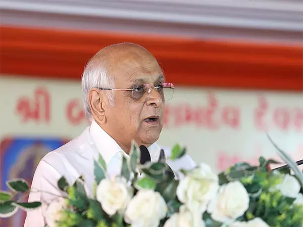 गुजरात के CM ने मंत्रियों को सुचारू मॉक ड्रिल सुनिश्चित करने का दिया निर्देश गुजरात के CM ने मंत्रियों को सुचारू मॉक ड्रिल सुनिश्चित करने का दिया निर्देश