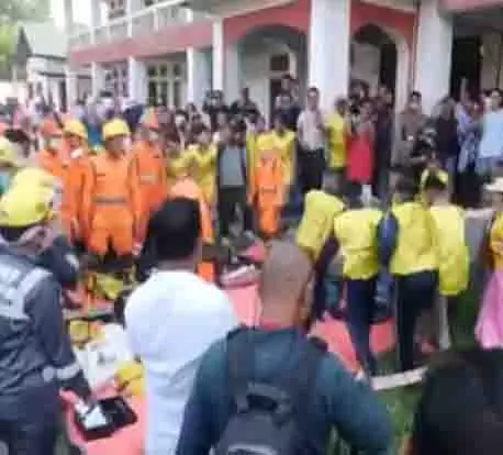 Manipur: आपातकालीन तैयारियों का परीक्षण करने के लिए इम्फाल में मॉक ड्रिल का आयोजन किया गया Manipur: आपातकालीन तैयारियों का परीक्षण करने के लिए इम्फाल में मॉक ड्रिल का आयोजन किया गया