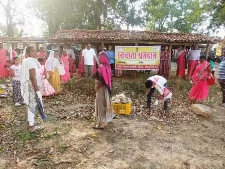 सुशासन तिहार: प्रतियोगिता में शामिल विजेता व उप विजेता टीम किया गया सम्मानित सुशासन तिहार: प्रतियोगिता में शामिल विजेता व उप विजेता टीम किया गया सम्मानित