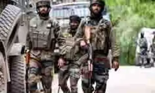 Jammu-Kashmir: LOC के पास दर्दनाक हादसा, दो जवान शहीद Jammu-Kashmir: LOC के पास दर्दनाक हादसा, दो जवान शहीद