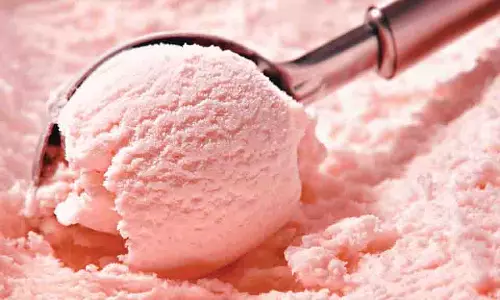 Ice Cream Recipe: घर पर तैयार करें आइसक्रीम Ice Cream Recipe: घर पर तैयार करें आइसक्रीम