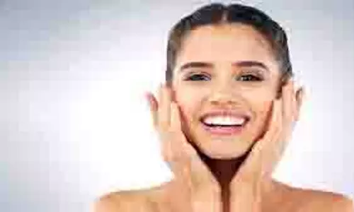 Skin Care: गर्मियों में सुबह-सुबह चेहरे पर लगाएं ये घरेलू चीजें, दिनभर बना रहेगा निखार