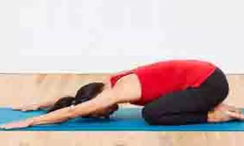 Yoga tips: अच्छी नींद के लिए सोने से पहले करें ये योगासन