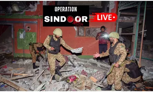 भारत की एयर स्ट्राइक के बाद इस्लामाबाद में स्कूल-कॉलेज बंद, आदेश जारी भारत की एयर स्ट्राइक के बाद इस्लामाबाद में स्कूल-कॉलेज बंद, आदेश जारी