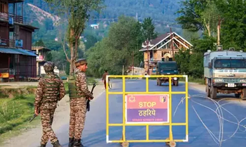 J&K नियंत्रण रेखा पर 7 की मौत,  उपराज्यपाल ने संवेदनशील क्षेत्रों से नागरिकों को निकालने का   दिया आदेश
