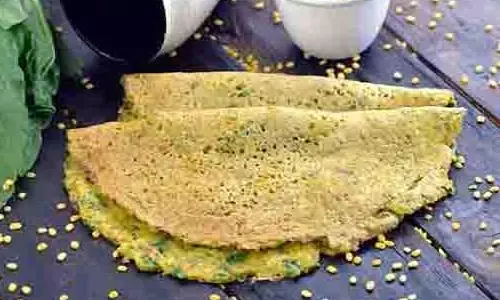 Breakfast : नाश्ते में खाएं मूंग और पालक से बना चीला,मिलेंगे अन्य फायदे Breakfast : नाश्ते में खाएं मूंग और पालक से बना चीला,मिलेंगे अन्य फायदे