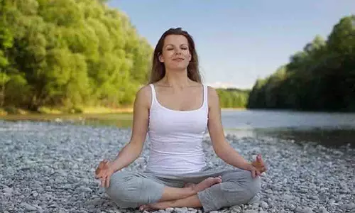 Yoga Tips: गृहिणी के लिए जरूरी है इन योगासनों का अभ्यास