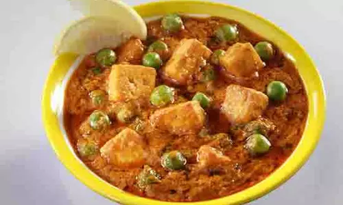 Recipe: लंच में बनाये ढाबा स्टाइल मटर पनीर