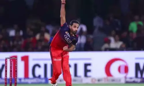 Bhuvneshwar Kumar ने आईपीएल सीजन के दौरान आरसीबी में अपनी वापसी पर बात की Bhuvneshwar Kumar ने आईपीएल सीजन के दौरान आरसीबी में अपनी वापसी पर बात की