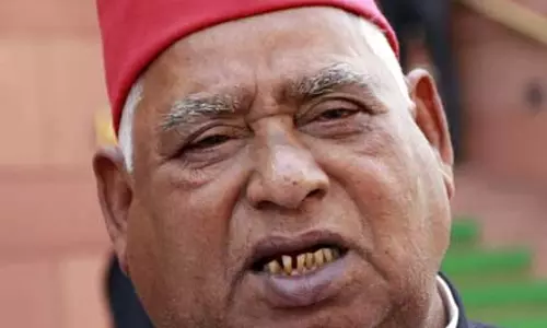 पाकिस्‍तान अपने ही मकड़जाल में फंस चुका है, अब बर्बाद हो जाएगा : सपा सांसद अवधेश प्रसाद