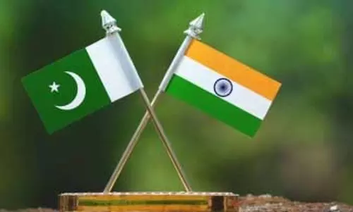 दुनिया की तीसरी सबसे बड़ी अर्थव्यवस्था बन रहा भारत, बर्बादी की कगार पर पाकिस्तान