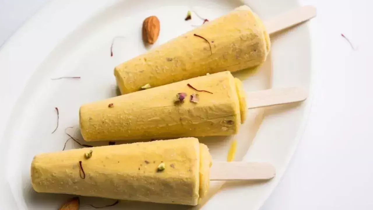 गर्मियों में राहत: घर पर बनाएं स्वादिष्ट Mango Kulfi