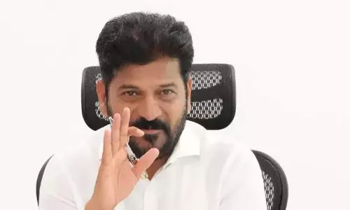 सड़क परियोजनाओं में तेजी लाएं: CM Revanth