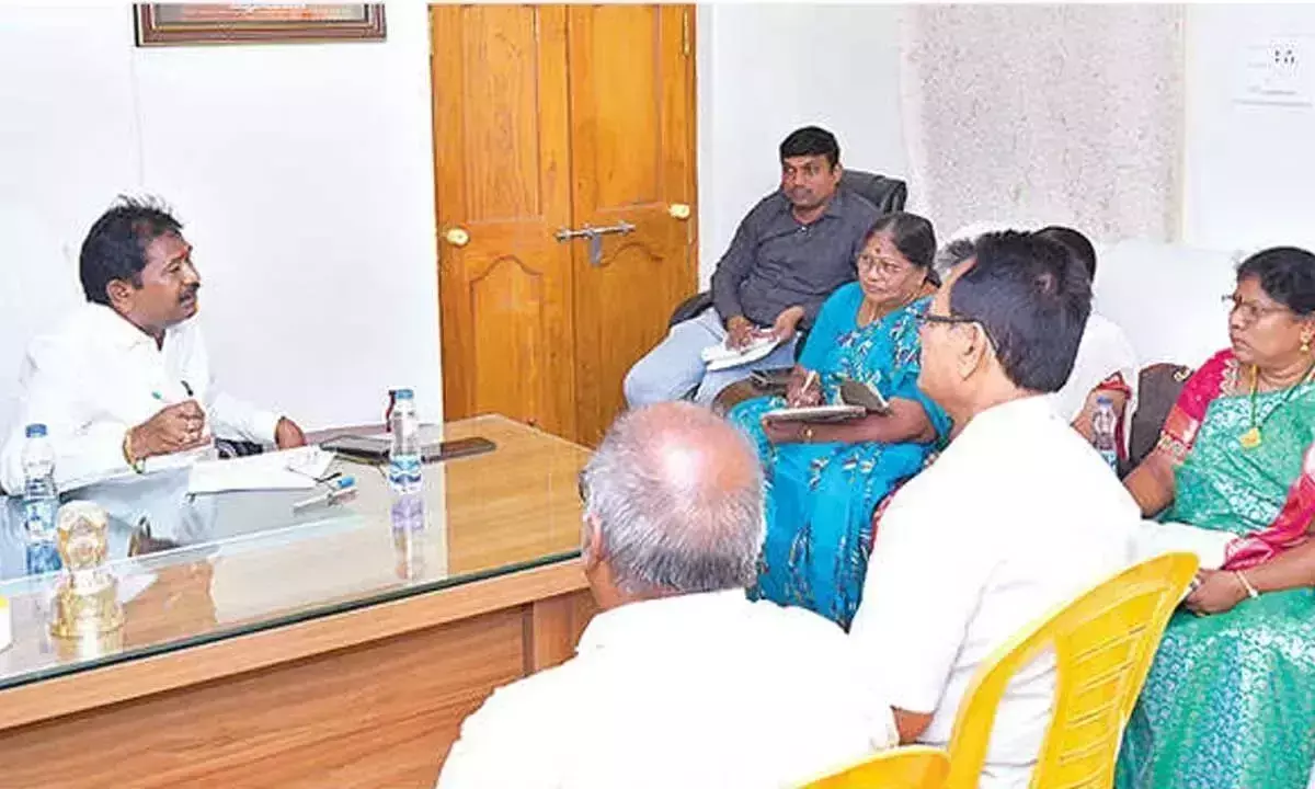 Andhra: अधिकारियों को पेयजल समस्या का समाधान करने को कहा गया