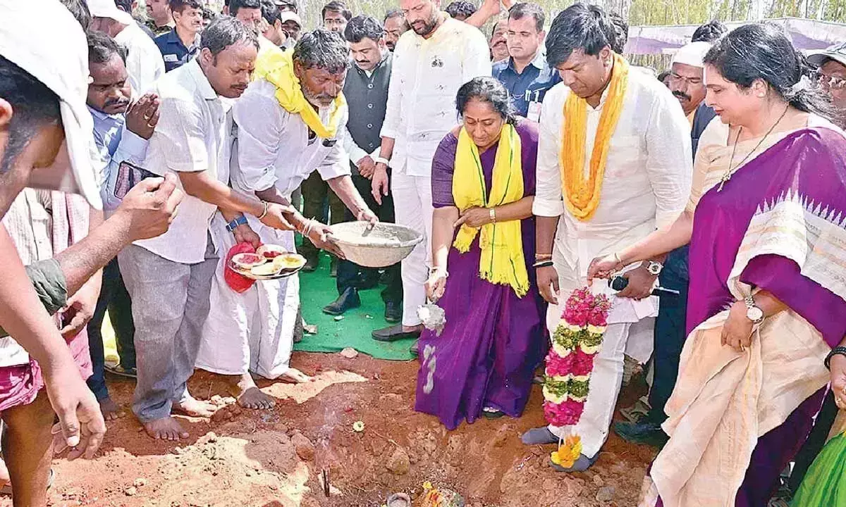 Andhra: वर्तमान सरकार के अधीन हथकरघा क्षेत्र स्वर्णिम युग में प्रवेश कर गया Andhra: वर्तमान सरकार के अधीन हथकरघा क्षेत्र स्वर्णिम युग में प्रवेश कर गया