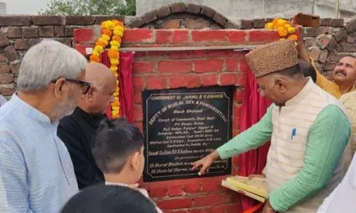 Khatana ने कई विकास परियोजनाओं का उद्घाटन किया Khatana ने कई विकास परियोजनाओं का उद्घाटन किया