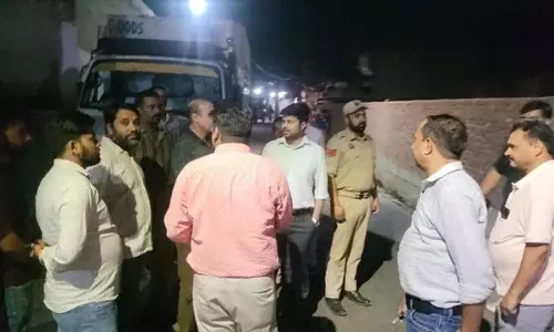 राजीव नगर में JMC द्वारा भारी मात्रा में पॉलीथीन जब्त