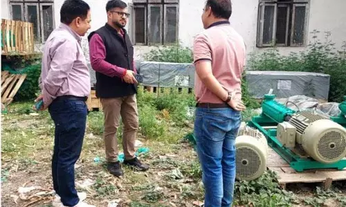 DC राजौरी ने JJM-PHE मैकेनिकल कार्यालयों का निरीक्षण किया
