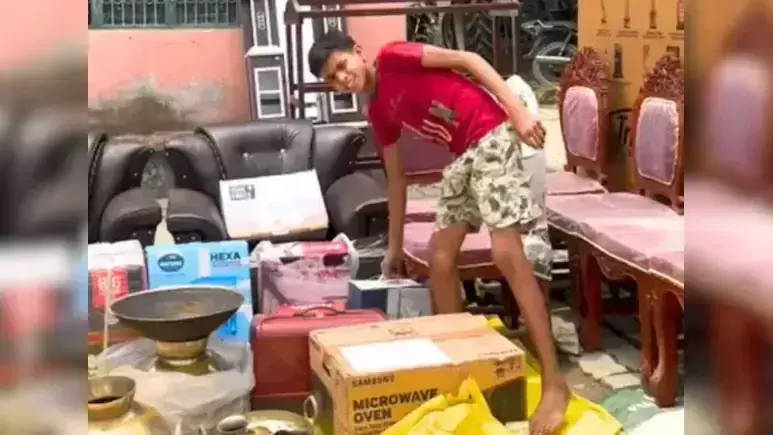 भाई की मासूमियत पर लोगों ने लुटाया प्यार, इंस्टाग्राम पर वायरल हुआ Video भाई की मासूमियत पर लोगों ने लुटाया प्यार, इंस्टाग्राम पर वायरल हुआ Video