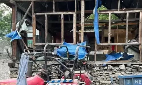 J&K में नियंत्रण रेखा से सटे इलाकों में पाकिस्तानी सेना की गोलाबारी में 7 लोगों की मौत