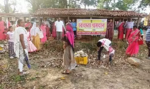 सुशासन तिहार: प्रतियोगिता में शामिल विजेता व उप विजेता टीम किया गया सम्मानित सुशासन तिहार: प्रतियोगिता में शामिल विजेता व उप विजेता टीम किया गया सम्मानित