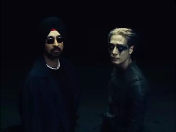 Diljit Dosanjh ने बक गाने के लिए अंतर्राष्ट्रीय रैपर जैक्सन वांग के साथ मिलकर काम किया Diljit Dosanjh ने बक गाने के लिए अंतर्राष्ट्रीय रैपर जैक्सन वांग के साथ मिलकर काम किया