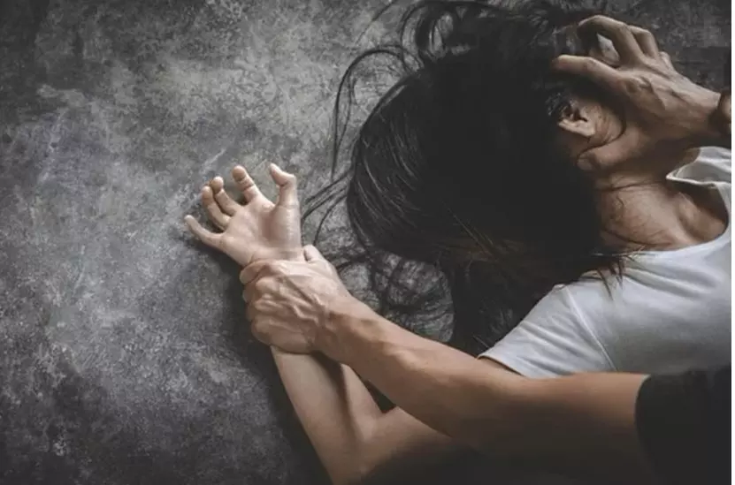 Kanpur: पिता और बेटे पर महिला से दुष्कर्म का आरोप Kanpur: पिता और बेटे पर महिला से दुष्कर्म का आरोप