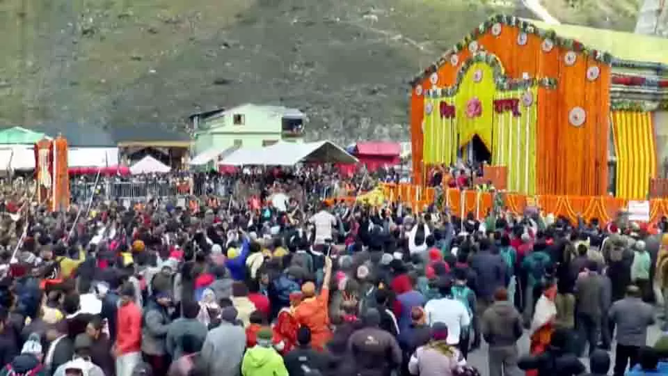 Kedarnath: आस्था और उत्साह,16 घंटे हो रही बाबा पूजा Kedarnath: आस्था और उत्साह,16 घंटे हो रही बाबा पूजा