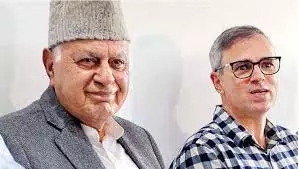डॉ. फारूक और उमर अब्दुल्ला ने मीरवाइज हमदानी को श्रद्धांजलि दी डॉ. फारूक और उमर अब्दुल्ला ने मीरवाइज हमदानी को श्रद्धांजलि दी