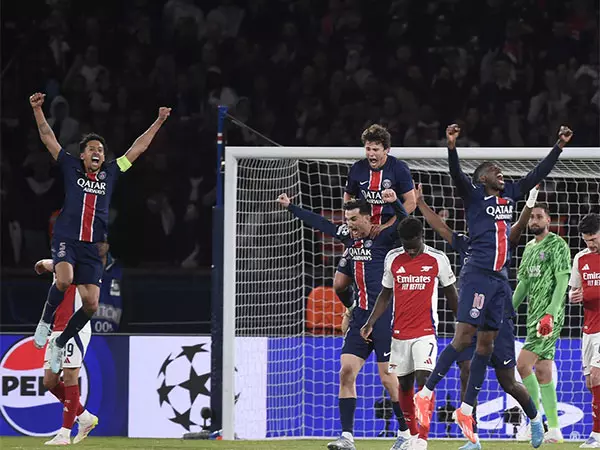 PSG ने इंटर मिलान के साथ खिताबी मुकाबला जीता, सेमीफाइनल के दूसरे चरण में आर्सेनल को 2-1 से हराया PSG ने इंटर मिलान के साथ खिताबी मुकाबला जीता, सेमीफाइनल के दूसरे चरण में आर्सेनल को 2-1 से हराया