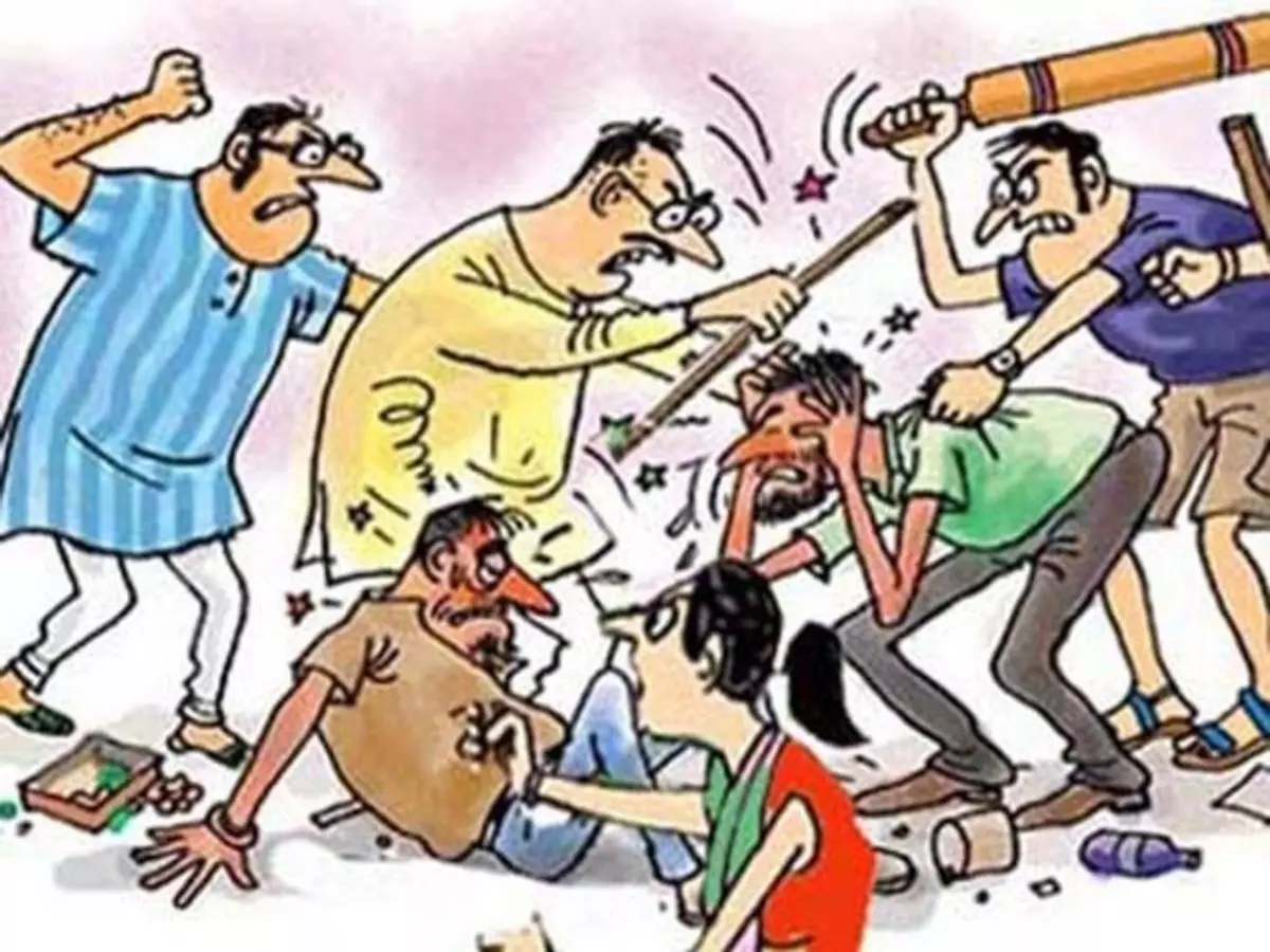 Ballia: नाच-गाने को लेकर मचा बवाल, दूल्हे के पिता सहित पांच घायल Ballia: नाच-गाने को लेकर मचा बवाल, दूल्हे के पिता सहित पांच घायल