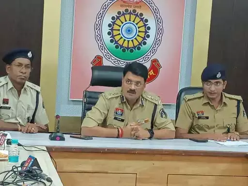 सुसाइड को बताया सर्पदंश का मामला, वकील-डॉक्टर और परिजन सब फंसे सुसाइड को बताया सर्पदंश का मामला, वकील-डॉक्टर और परिजन सब फंसे