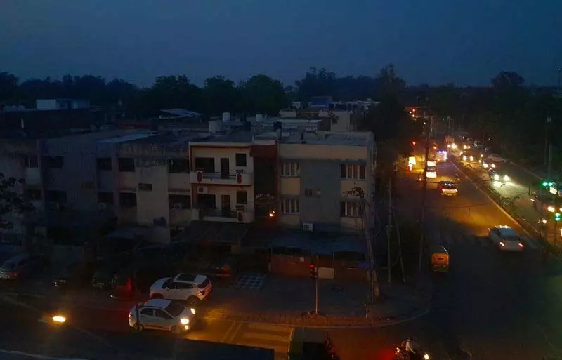 मॉक ड्रिल के दौरान अधिकारियों ने Mohali निवासियों से गलत सूचनाओं से सावधान रहने का आग्रह किया मॉक ड्रिल के दौरान अधिकारियों ने Mohali निवासियों से गलत सूचनाओं से सावधान रहने का आग्रह किया