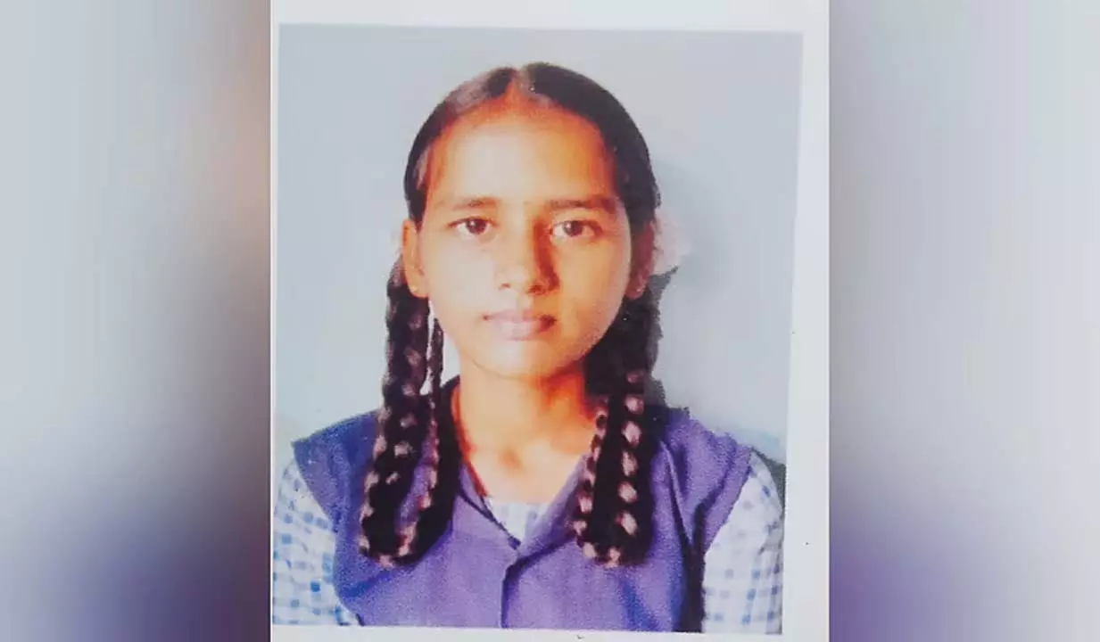 Tamil Nadu की छात्रा ने परीक्षा में फेल होने के डर से आत्महत्या कर ली, 413 अंक प्राप्त किए Tamil Nadu की छात्रा ने परीक्षा में फेल होने के डर से आत्महत्या कर ली, 413 अंक प्राप्त किए