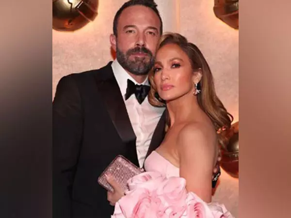 Jennifer Lopez ने बेन एफ्लेक से तलाक के दौरान अपने बच्चों को संभालने के बारे में बताया Jennifer Lopez ने बेन एफ्लेक से तलाक के दौरान अपने बच्चों को संभालने के बारे में बताया
