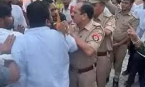 नर्सिंग कॉलेज में हंगामा, शिक्षक के फरमान से स्टूडेंट्स में रोष
