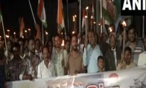 Nagpur: भारतीय सेना की महान वीरता का जश्न मनाने के लिए लोगों ने निकाली भव्य मशाल रैली