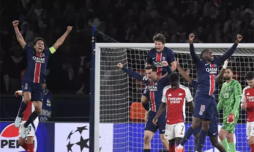 PSG ने इंटर मिलान के साथ खिताबी मुकाबला जीता, सेमीफाइनल के दूसरे चरण में आर्सेनल को 2-1 से हराया PSG ने इंटर मिलान के साथ खिताबी मुकाबला जीता, सेमीफाइनल के दूसरे चरण में आर्सेनल को 2-1 से हराया