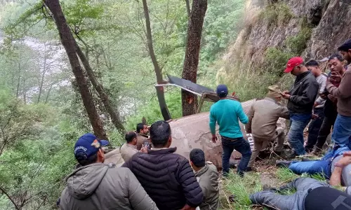 हेलिकॉप्‍टर हुआ क्रैश, कई श्रद्धालुओं के मारे जाने की खबर, देखें मंजर