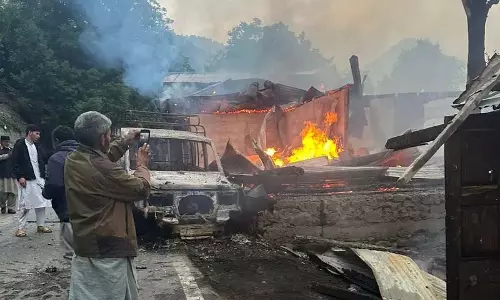 Uri में 3 बच्चों सहित 9 नागरिक घायल, 3 घर क्षतिग्रस्त