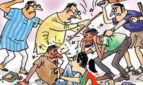 Ballia: नाच-गाने को लेकर मचा बवाल, दूल्हे के पिता सहित पांच घायल Ballia: नाच-गाने को लेकर मचा बवाल, दूल्हे के पिता सहित पांच घायल